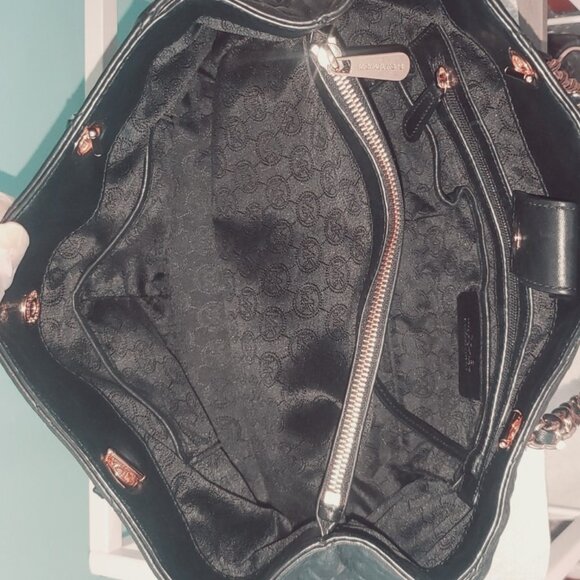 Michael Kors Susannah Large Quilted Black Tote Bag - Picture 11 of 16